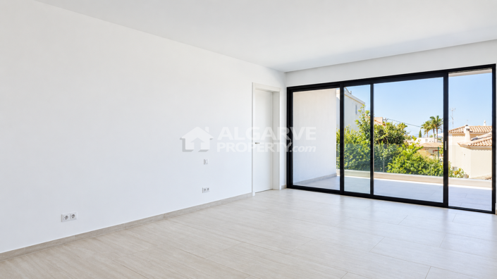 Image No.14-5 Bed Villa for sale