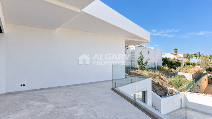 Image No.27-5 Bed Villa for sale