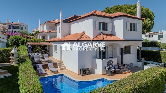 Image No.2-Villa de 4 chambres à vendre à Vilamoura