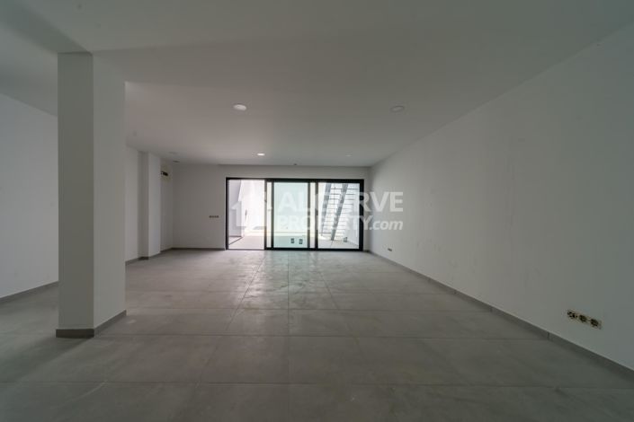 Image No.17-3 Bed Villa for sale