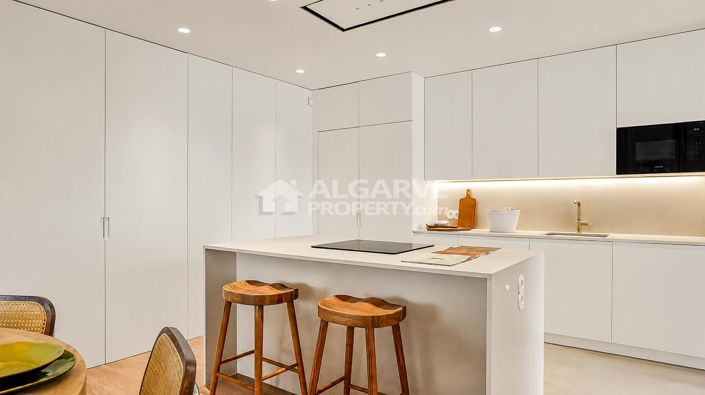 Image No.13-3 Bed Apartment for sale