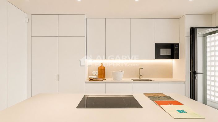 Image No.14-3 Bed Apartment for sale