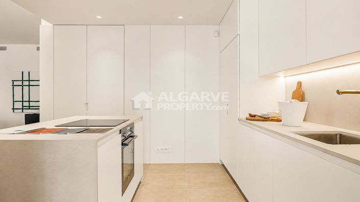 Image No.15-3 Bed Apartment for sale