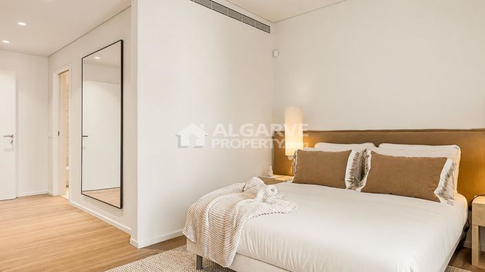 Image No.22-3 Bed Apartment for sale