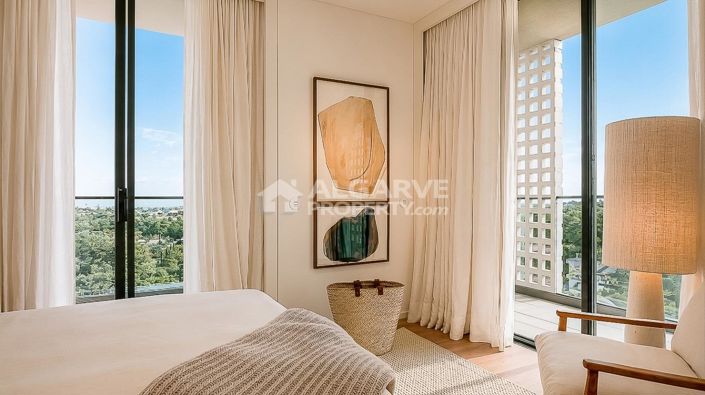 Image No.30-3 Bed Apartment for sale