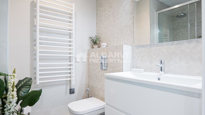 Image No.17-3 Bed Apartment for sale