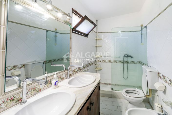 Image No.6-3 Bed Villa for sale