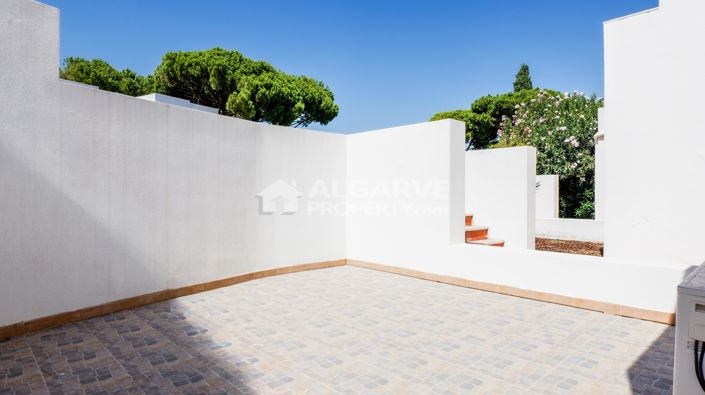 Image No.51-3 Bed Townhouse for sale