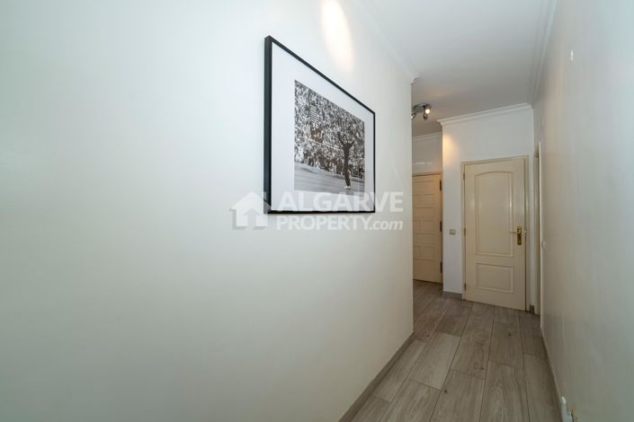 Image No.10-3 Bed Apartment for sale