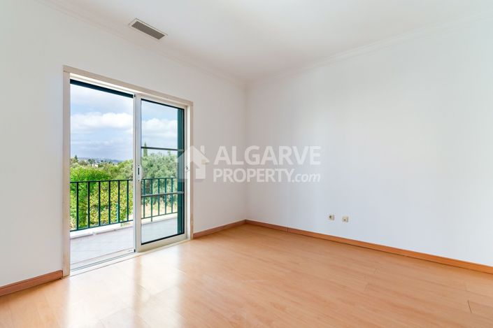 Image No.19-2 Bed Semi-Detached for sale