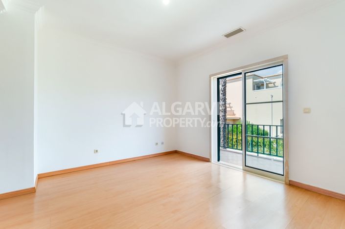 Image No.23-2 Bed Semi-Detached for sale