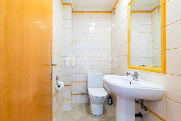 Image No.25-2 Bed Semi-Detached for sale