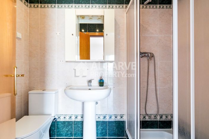 Image No.26-2 Bed Semi-Detached for sale