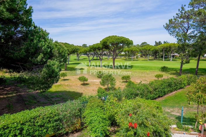 Semidetached 3+1 bedroom villa next to Vilamoura Marina in the Algarve