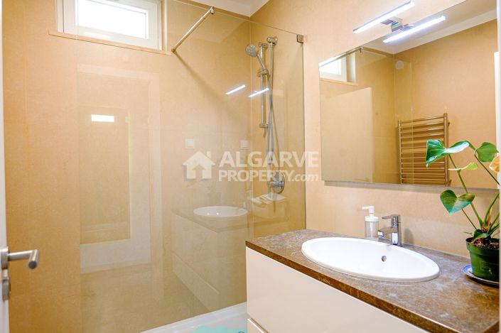 Image No.21-4 Bed Villa for sale