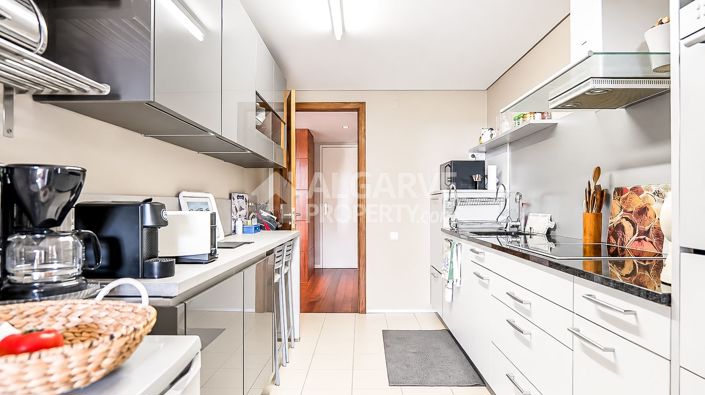 Image No.18-3 Bed Apartment for sale