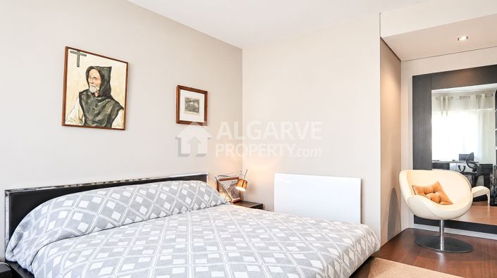 Image No.26-3 Bed Apartment for sale