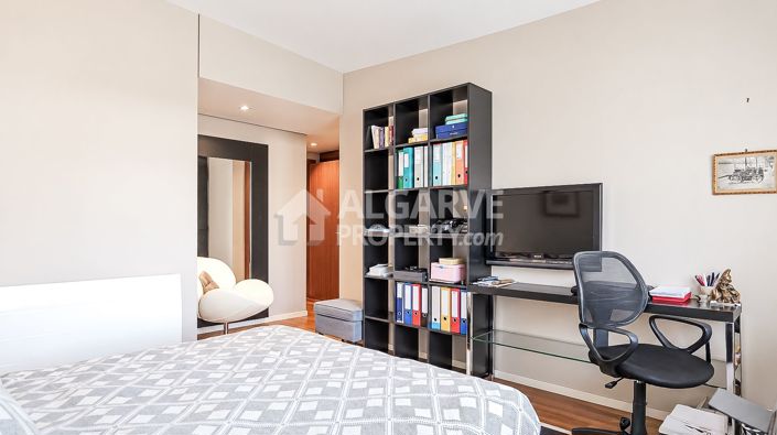 Image No.28-3 Bed Apartment for sale