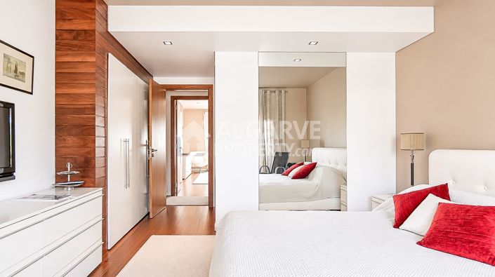 Image No.30-3 Bed Apartment for sale