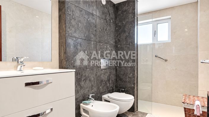 Image No.32-3 Bed Apartment for sale