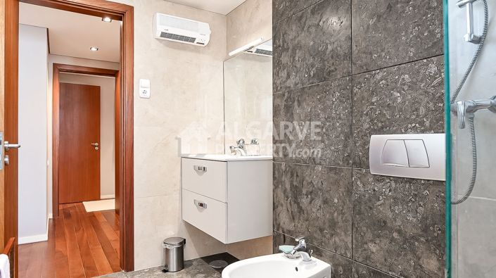 Image No.34-3 Bed Apartment for sale