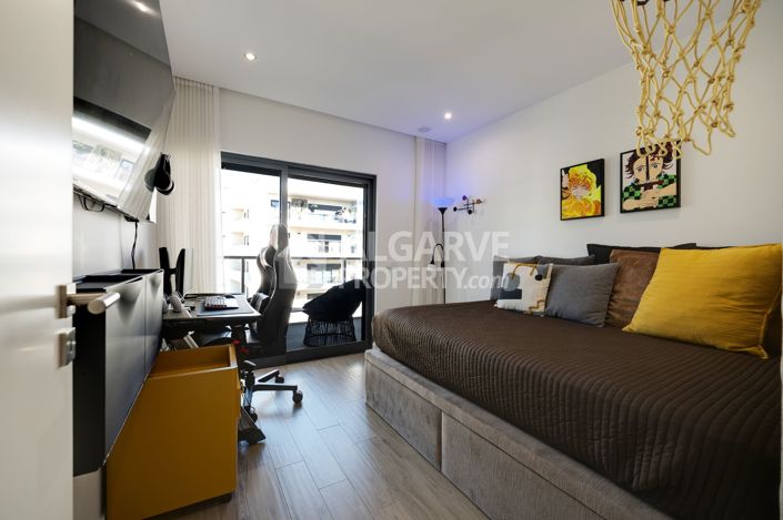 Image No.23-3 Bed Apartment for sale