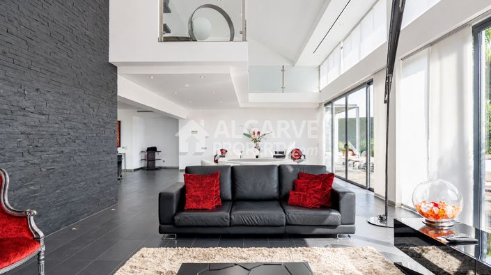 Image No.28-5 Bed Villa for sale