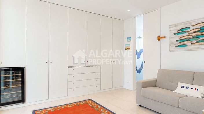 Image No.13-2 Bed Townhouse for sale