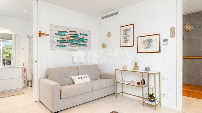 Image No.15-2 Bed Townhouse for sale