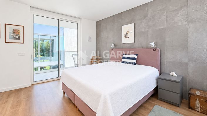 Image No.19-2 Bed Townhouse for sale