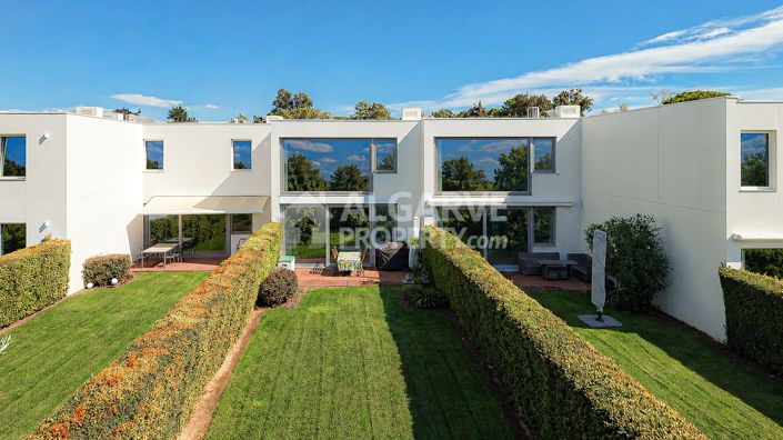 Image No.26-2 Bed Townhouse for sale