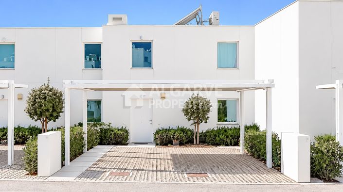 Image No.30-2 Bed Townhouse for sale