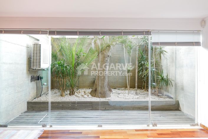 Image No.26-3 Bed Villa for sale