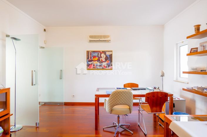 Image No.29-3 Bed Villa for sale