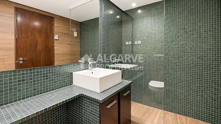 Image No.9-5 Bed Villa for sale