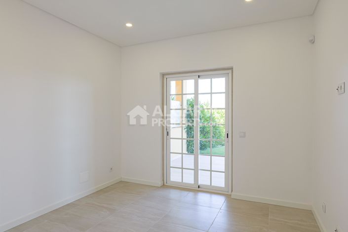 Image No.14-3 Bed Villa for sale