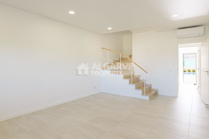 Image No.2-3 Bed Villa for sale
