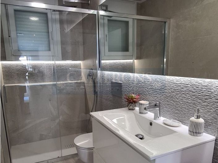 Image No.5-3 Bed Property for sale