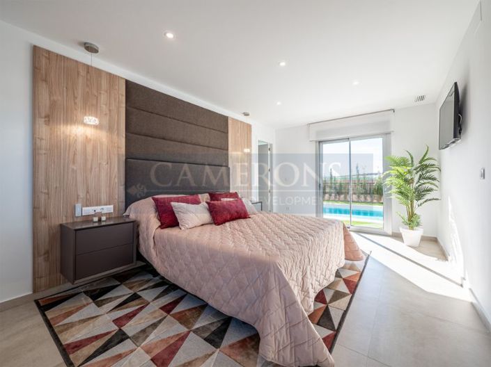 Image No.11-4 Bed Villa for sale