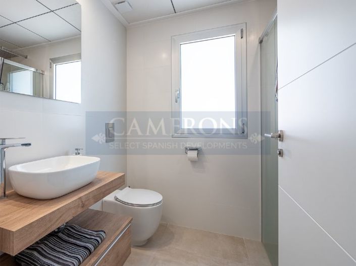 Image No.4-4 Bed Villa for sale