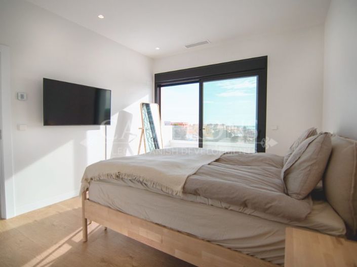 Image No.10-3 Bed Villa for sale