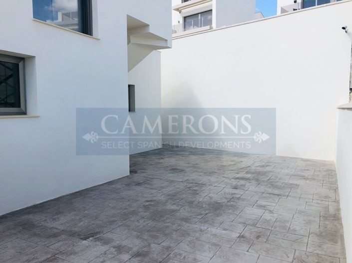 Image No.10-3 Bed Property for sale