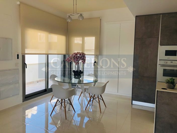 Image No.4-3 Bed Property for sale