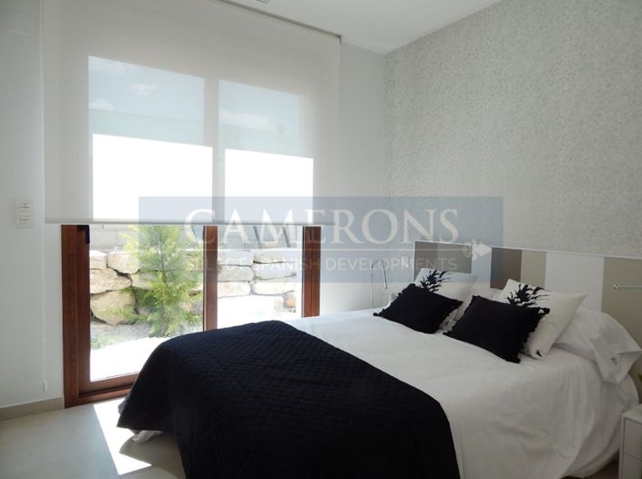 Image No.12-3 Bed Property for sale