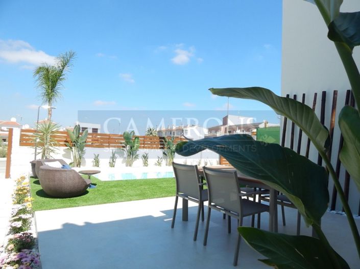 Image No.3-3 Bed Property for sale