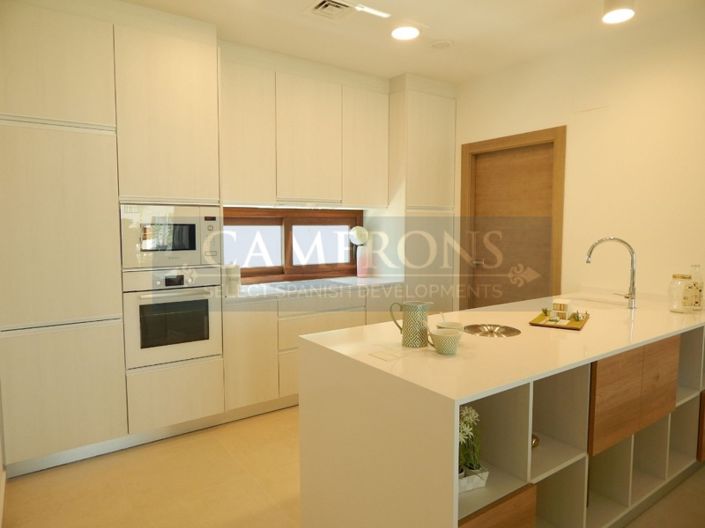 Image No.6-3 Bed Property for sale