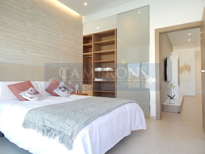 Image No.7-3 Bed Property for sale