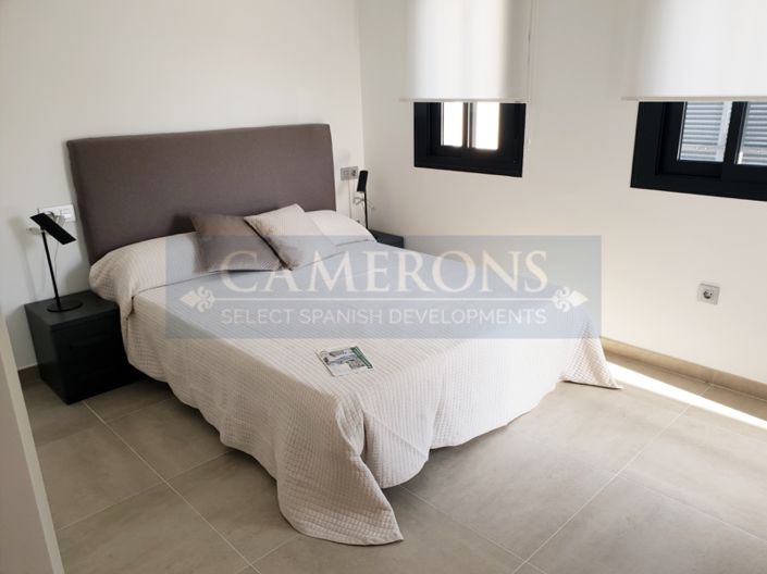 Image No.10-3 Bed Property for sale