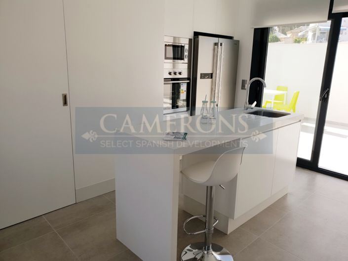 Image No.7-3 Bed Property for sale