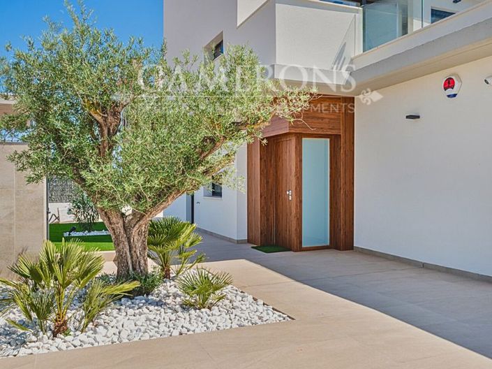 Image No.4-3 Bed Villa for sale